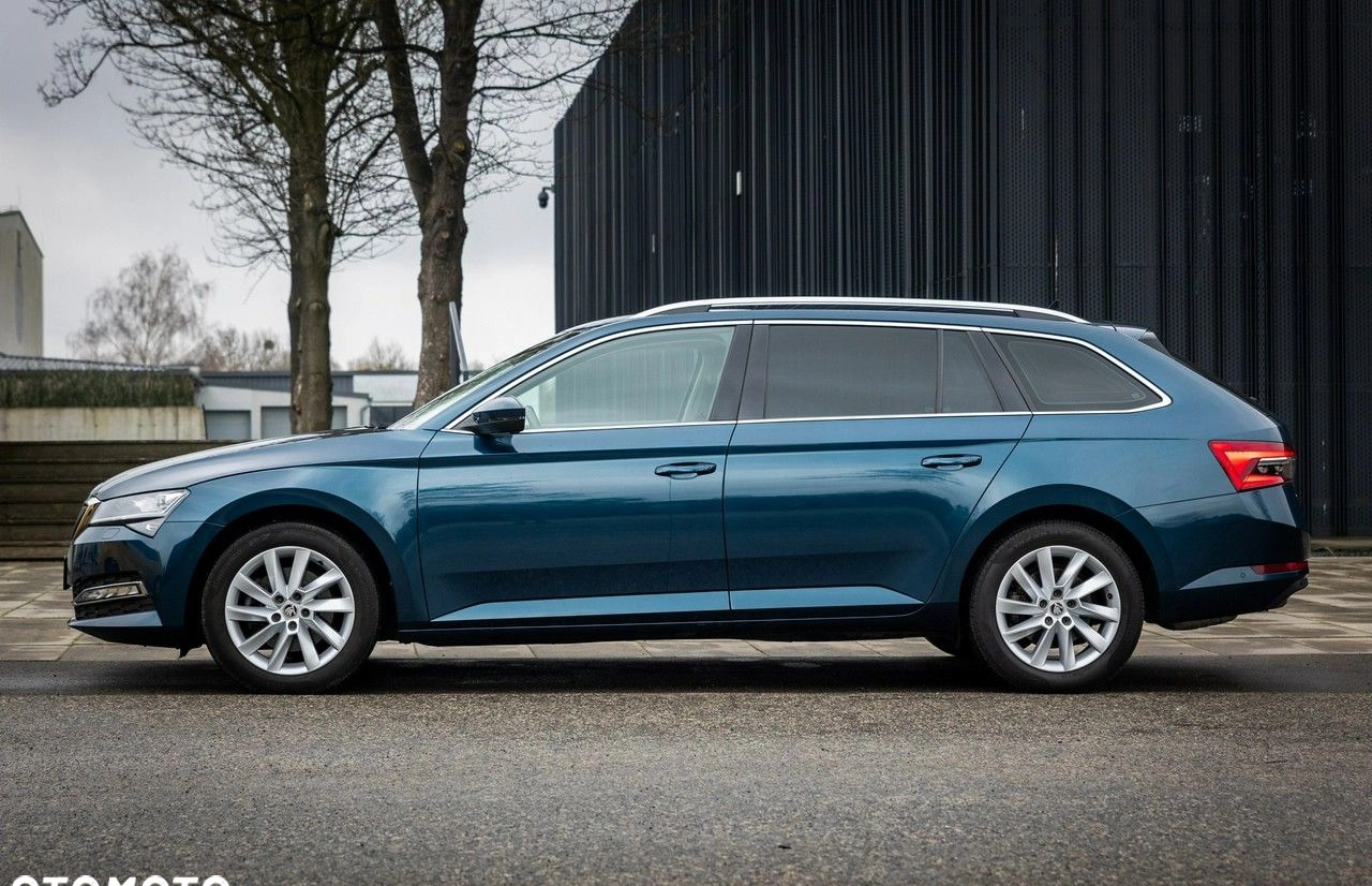 Skoda Superb cena 107777 przebieg: 98000, rok produkcji 2020 z Zawadzkie małe 562
